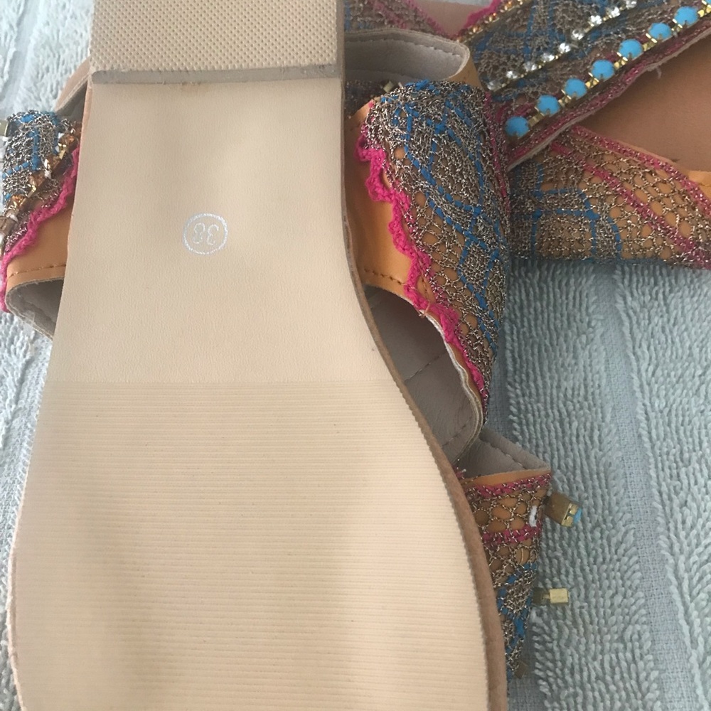 Sandals - Picture 2 of 3